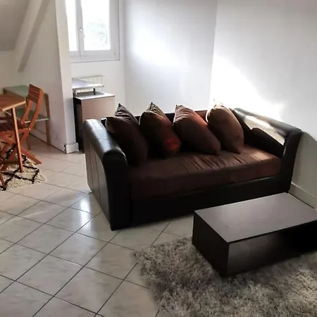 F2 35-44m2 9 Mins Voiture Chateau 4pers 1ch+sejour Apartment