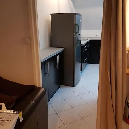 F2 35-44m2 9 Mins Voiture Chateau 4pers 1ch+sejour Apartment Le Chesnay (Yvelines)